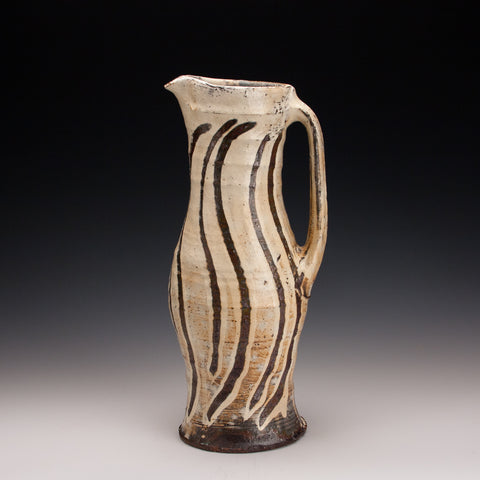 Pitcher with Finger Wipes